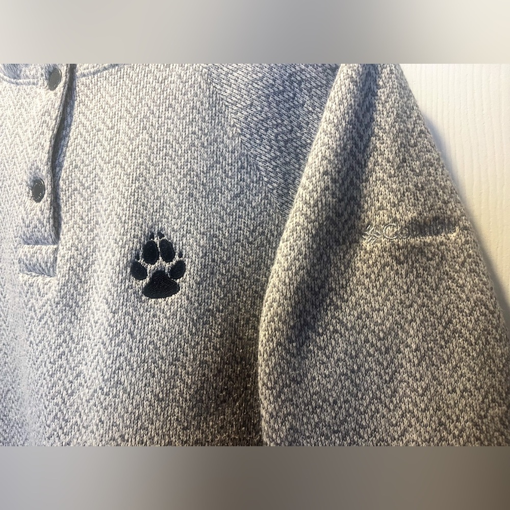 Set of two Great Wolf Lodge Columbia size medium pullovers - Picture 11 of 14